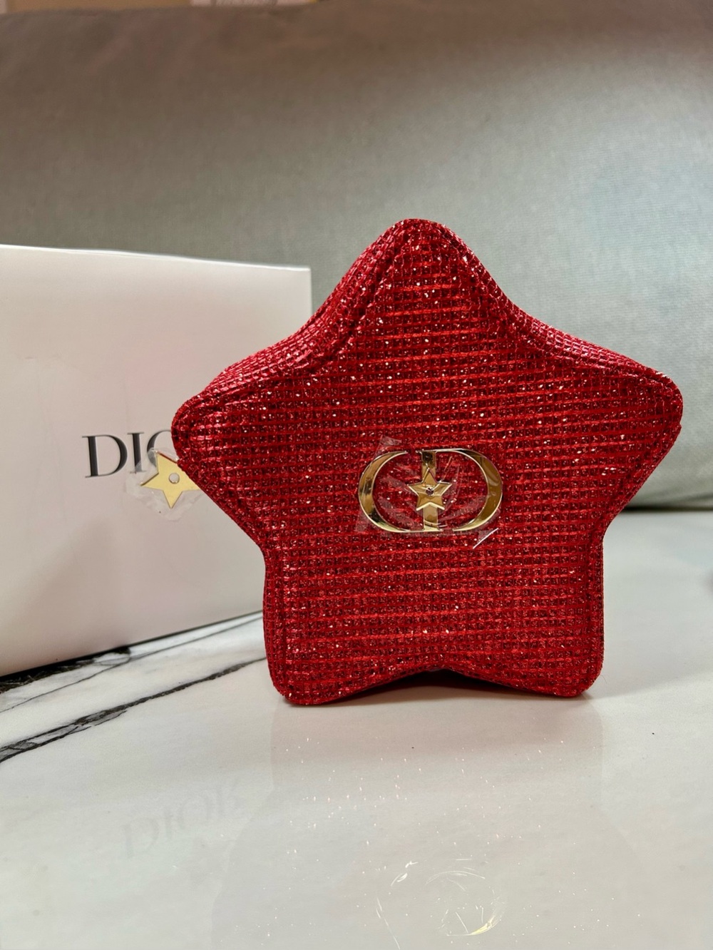 Dior Red Star Pouch 2026 Limited + Oud Ispahan, Gris Dior, Sauvage samples - Picture 3 of 5